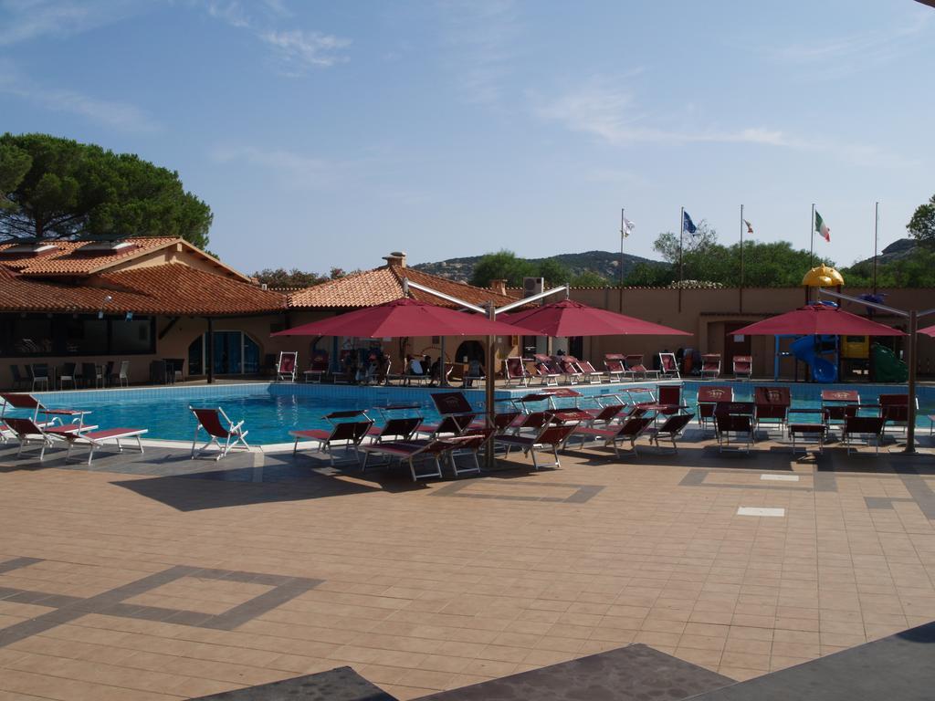 Club Esse Cala Bitta Hotell Baja Sardinia Eksteriør bilde